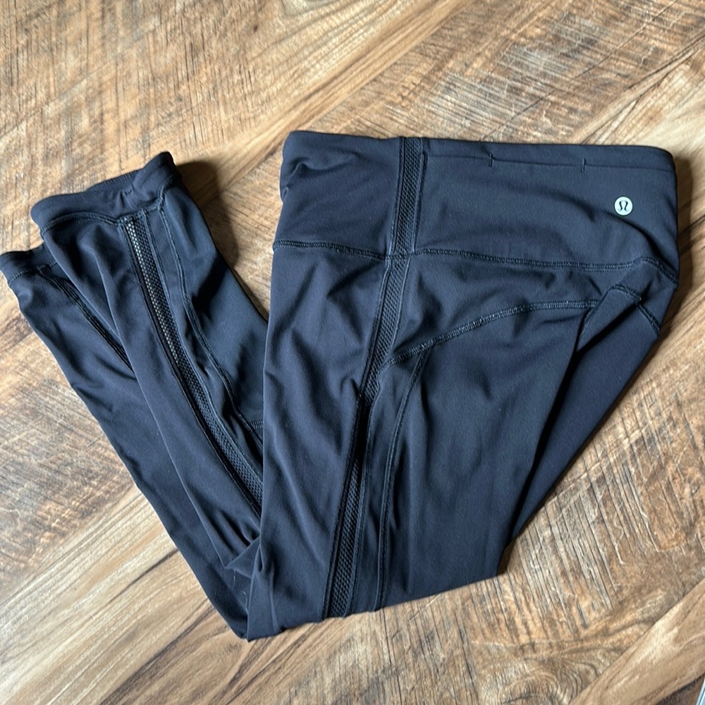 Lululemon cropped black leggings